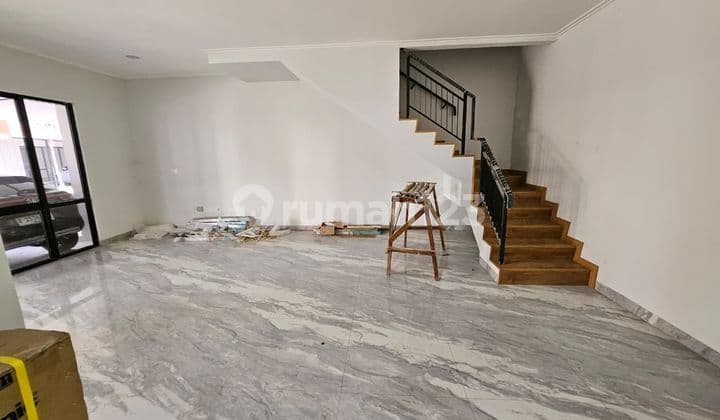 FOR SALE CHEAP 8x12.5 MILLENNIAL HOUSE PIK 2 FULLY RENOVATED INTERIOR