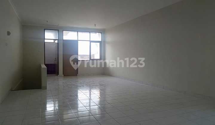 Di sewa / jual Ruko di Jalan Utama Kopo Lokasi Strategis