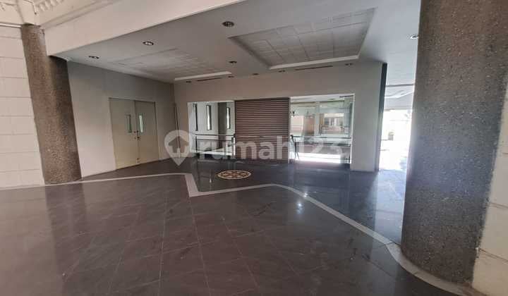 Disewakan Gedung Pusat Kota di Mainroad Jalan Provinsi Bandung