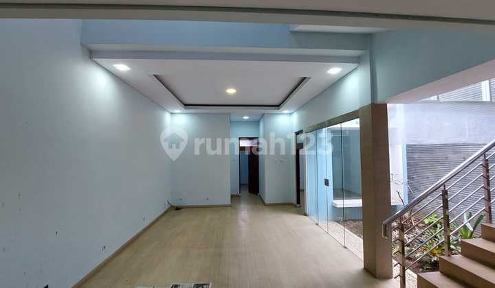 Disewakan Rumah 2 Lantai Strategis Siap Huni di Sayap Cihapit