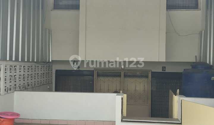 For Sale or Rent 2-Story House, Suitable for Business, Strategic Location in Pagarsih.