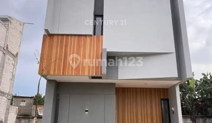 For Sale Hommy 3-Story House in Ciputat Dr17449