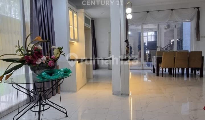 For Rent Furnished Ready-to-Occupy House in Kebayoran Bintaro WM16211