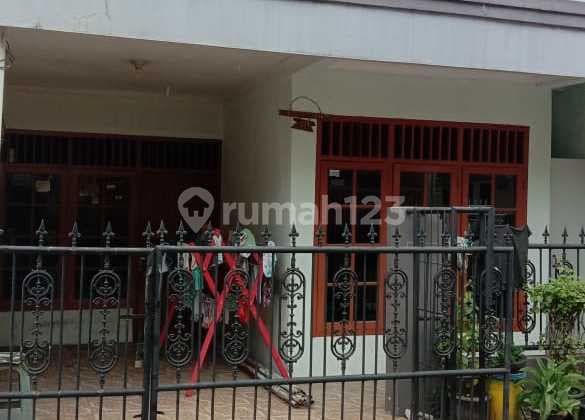Cheapest SHM House in a Strategic Location in Rawamangun, East Jakarta