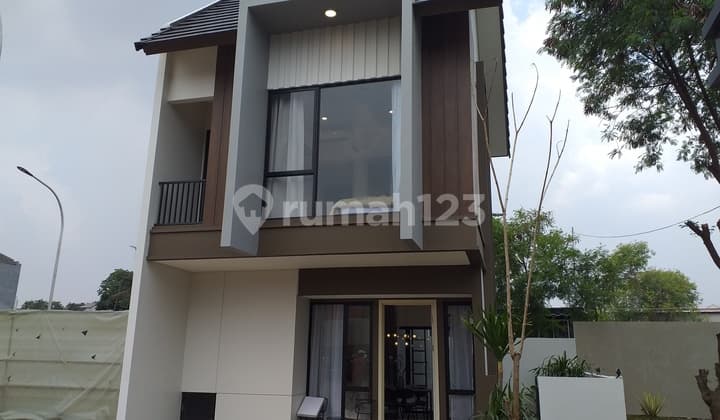 Rumah 2 Lantai Baru SHM Dekat Stasiun Mrt Lebak Bulus