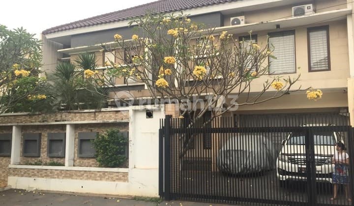 Rumah 2 Lantai Semi Furnished Selangkah Ke Stasiun Krl di Sektor 7 Bintaro Tangerang Selatan, Tangerang Selatan