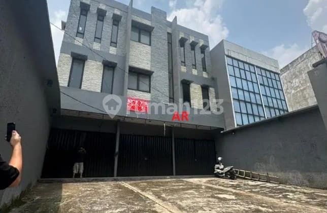 Ruko Murah Pinggir Jalan Raya di Ciputat Tangerang Selatan