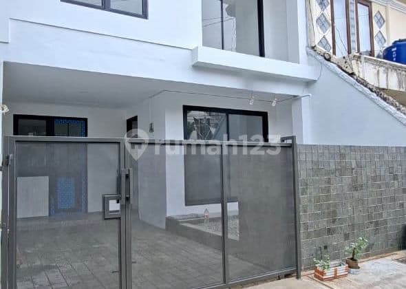 Rumah Minimalis 2 Lantai Baru Selesai Renov Dalam Komplek Bintaro Sektor 2