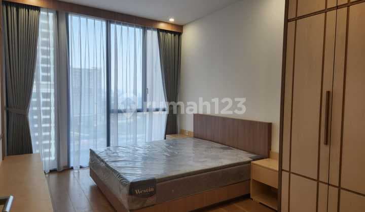 Izzara Apartement 2 BR Furnished Balcony Paling Murah