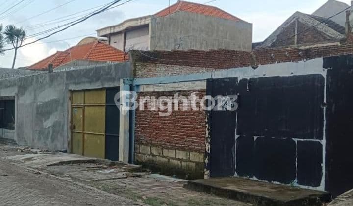 rumah siap huni lokasi sangat strategis dan komersial