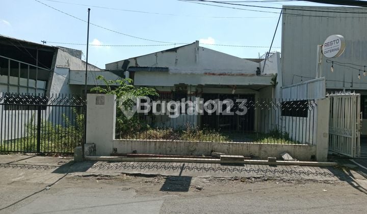 rumah hitung tanah lokasi sangat Trategis dan komersial