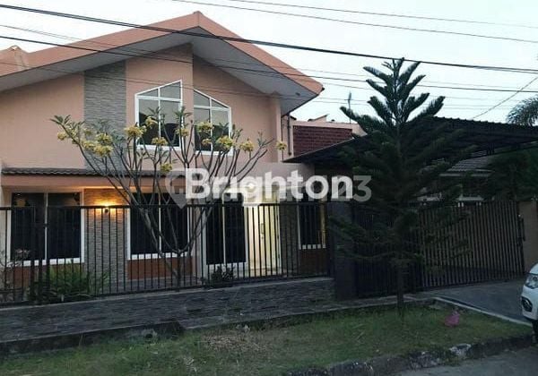 rumah mewah siap huni lokasi sangat strategis