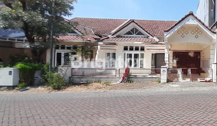 Rumah siap huni lokasi sangat strategis dan komersial