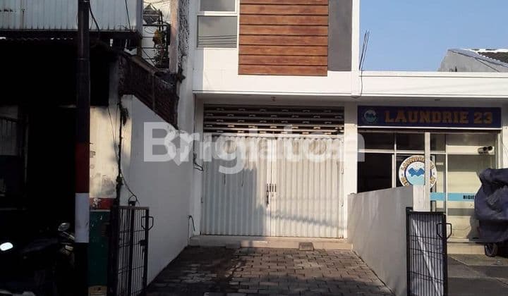 Ruko siap huni lokasi sangat strategis dan komersial