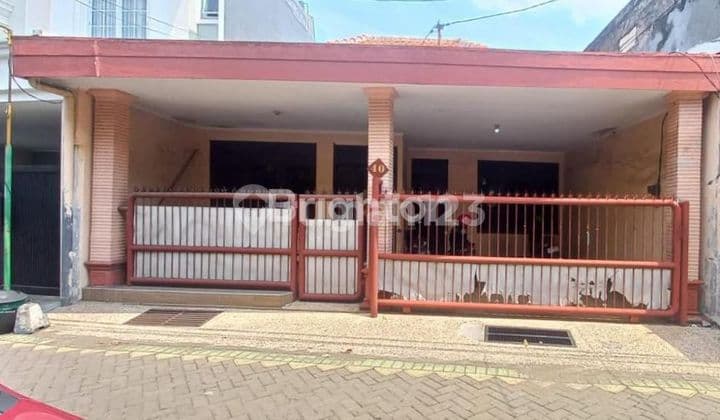 Rumah siap huni lokasi sangat strategis dan komersial