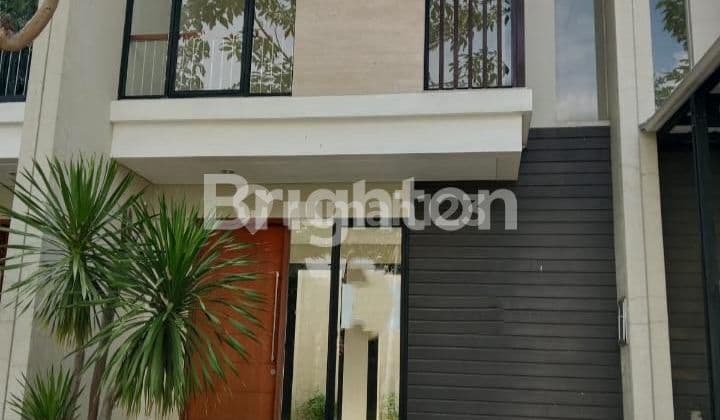 Rumah siap huni lokasi sangat strategis dan komersial