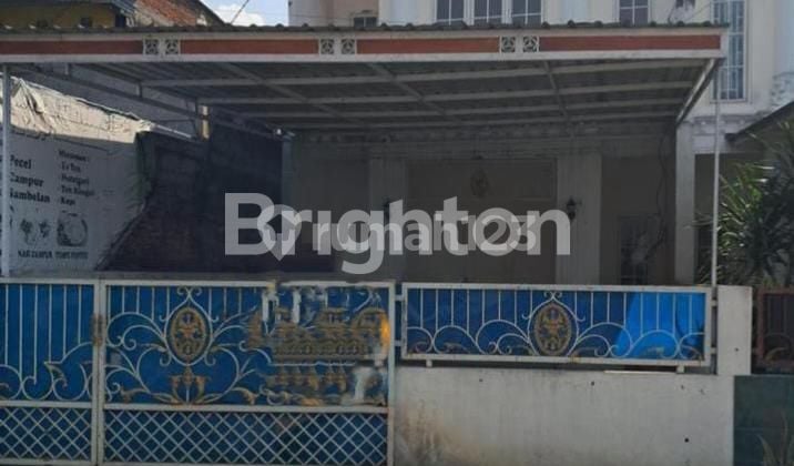 Rumah siap huni lokasi sangat strategis dan komersial