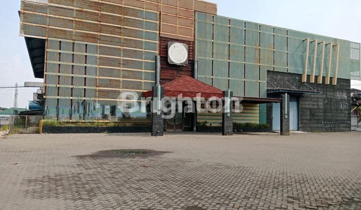 gudang siap huni lokasi sangat strategis dan komersial