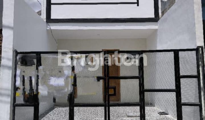 Rumah baru siap huni, lokasi sangat strategis dan komersial