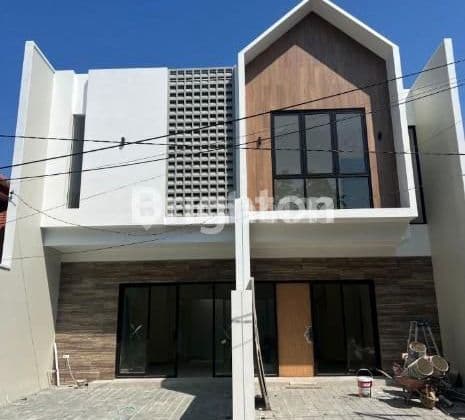 Rumah siap huni lokasi sangat strategis dan komersial