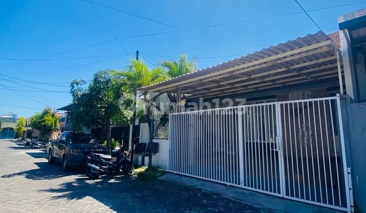 Rumah Siap Huni Lokasi Sangat Strategis Dan Komersial