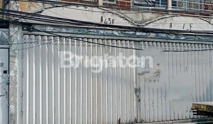 Ready-to-occupy shophouse in a highly strategic and commercial location. Ready-to-occupy shophouse in a highly strategic and commercial location.