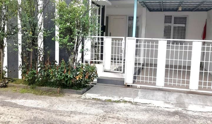 1.5-Story House Ready to Occupy in Graha Raya Near Parigi Toll Gate