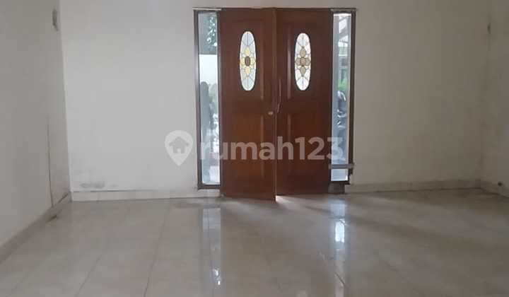 Dijual Cepat Harga Nego! Rumah di Fedora Graha Raya