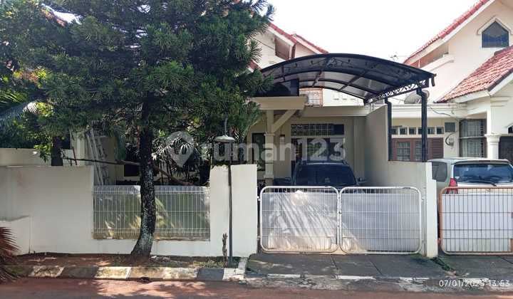 Rumah Luas Murah Dekat Taman di Cluster Bebas Banjir Graha Raya