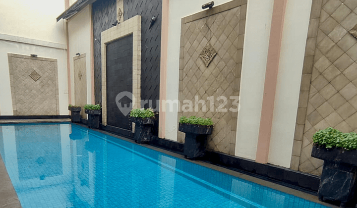 Beautiful Luxury House with a Large Swimming Pool in Bintaro Sector 9