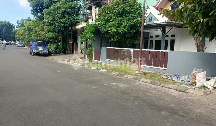 Rumah Luas Lokasi Strategis Di Jalan Utama Cluster Graha Raya
