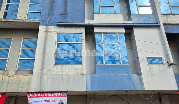 Disewakan 2 Unit Ruko Usaha 3.5 Lantai Strategis di Cikarang