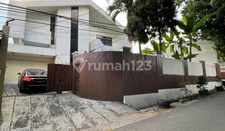 Turun Harga Rumah Luas Bagus dan Murah serta Strategis dengan Swimming Pool di Bangka 2 Jakarta Selatan.