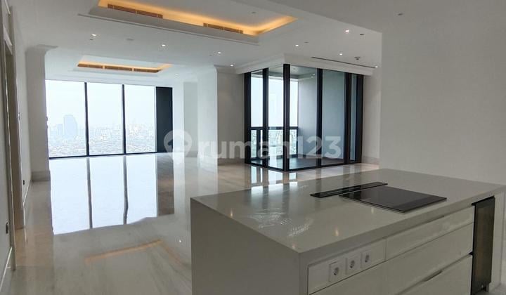 Apartemen St Regis 3 BR, Strata, Siap Huni