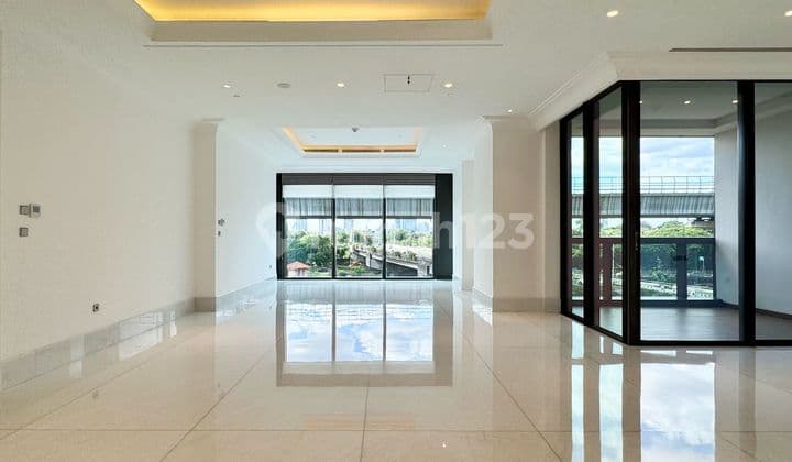 Apartemen St Regis 3 Br Semi Furnished Bagus