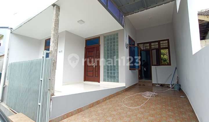 Disewakan rumah ada 3 Ac, ada rooftop, terawat di komp Pelni, Depok, Ari