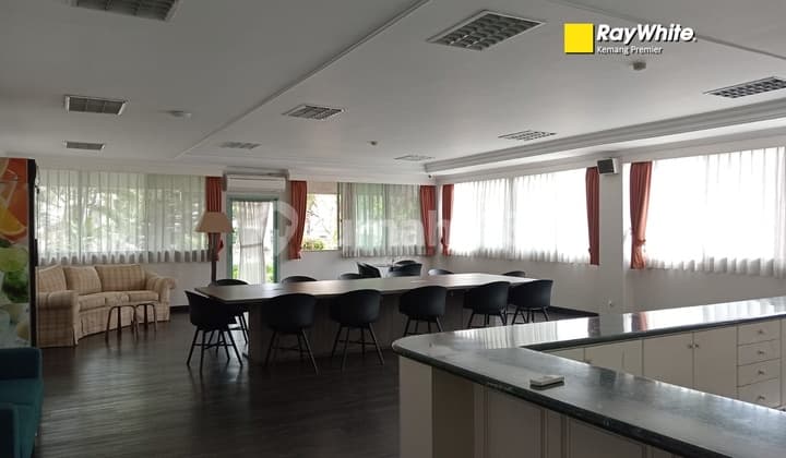 Rumah Asri 3 LT, di Jual, Hos Menteng, Jakarta