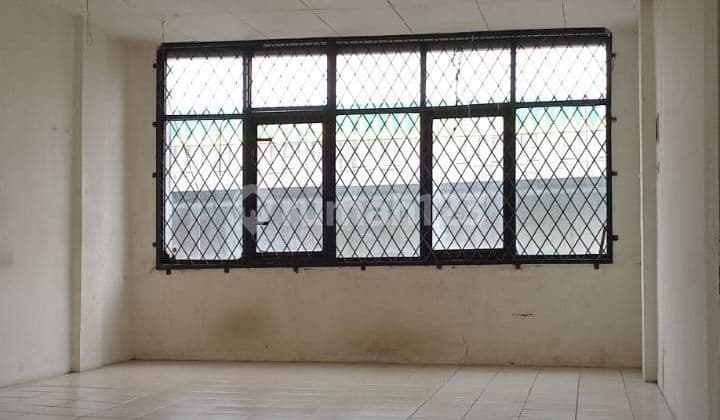 Nice Shop House 225 m2 SHM Kebayoran Lama, South Jakarta