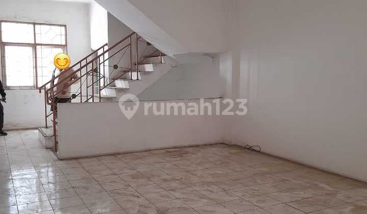 Ruko 4 lantai luas tanah 54m² di Jl. raya Perancis Dadap kec. Kosambi kab. Tangerang