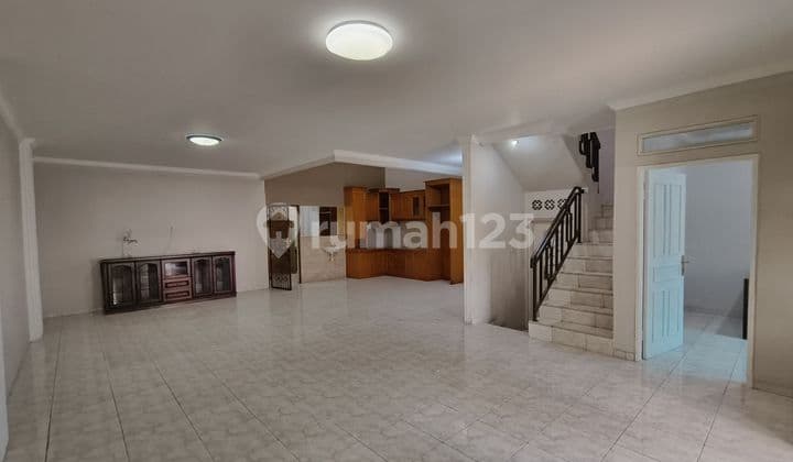 Rumah 2 lantai siap huni luas tanah 144m² perum Citra Garden 2 Ext kec. Kalideres Jak-Bar