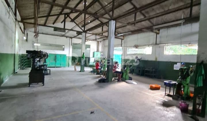 Gudang ex pabrik luas tanah 2700m² di jl. Salembaran kec. Kosambi kab. Tangerang