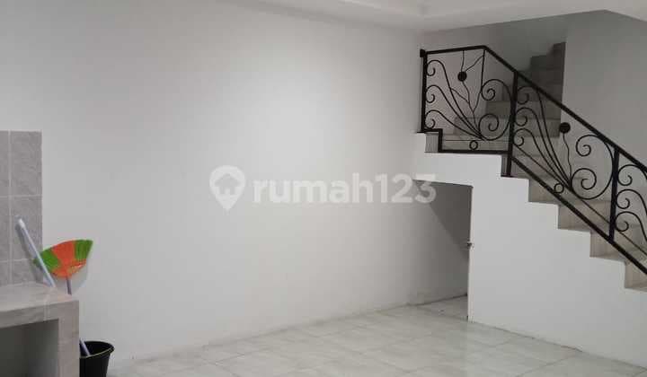 Rumah 2 Lantai Luas Tanah 158M² Posisi Hook Full Renovasi Perum Taman Palem Lestari Kec. Cengkareng Jak-Bar