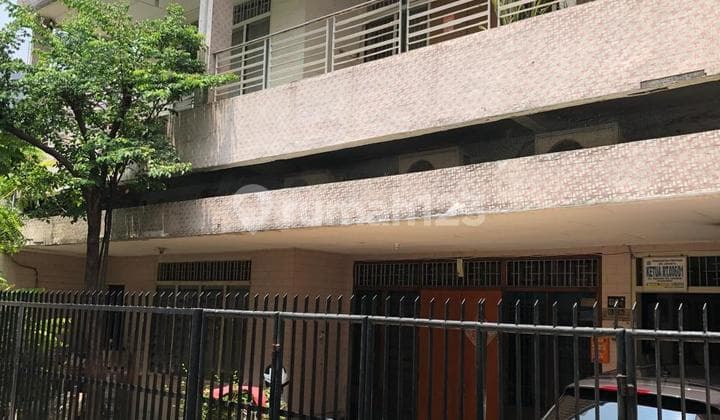 Old 2-Story House on Jl. Mangga Besar, Taman Sari District, West Jakarta