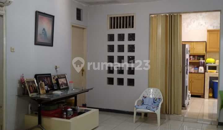 1.5-Story House 180m² Area Permata Buana Housing Complex, Kembangan, West Jakarta