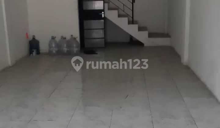 Ruko 2 Gandeng 3 Lantai Siap Huni Luas Tanah 144M² di Jl. Raya Perancis Kec. Kosambi Dadap Kab. Tangerang (Yf)