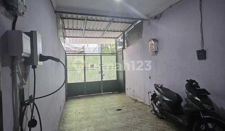 Rumah Minimalis Uk. 3 X 15 SHM Kav.polri Jelambar