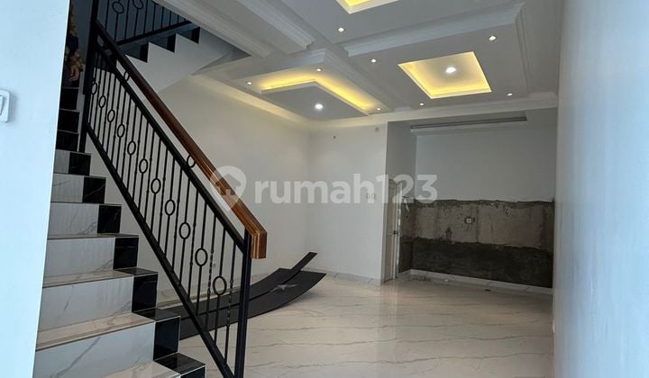 Rental House in Gandaria Area Near MRT Hj Nawi