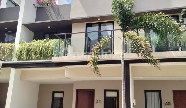 Rumah 3 Lantai Dekat Universitas Ternama Dan Pusat Bisnis Dan Perbelanjaan Jurangmangu Bintaro