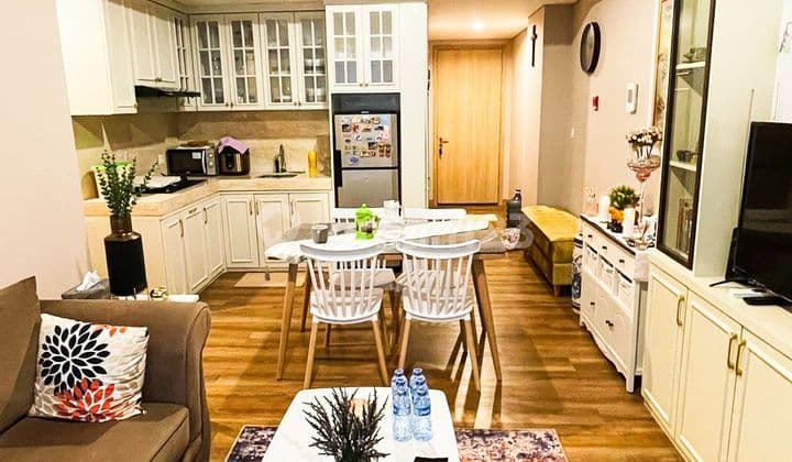 Disewakan Cepat Apartemen Holland Village 2 Kamar Tidur Sudah Renovasi Furnished