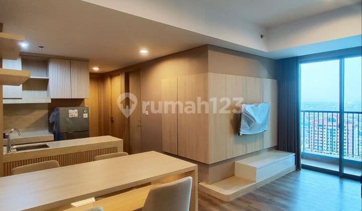 Disewakan Murah Apartemen Holland Village 3 Kamar Tidur Sudah Renovasi Furnished